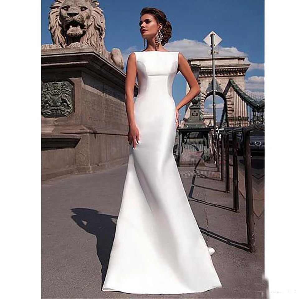 fitted wedding dress with detachable train