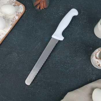 

Biscuit knife, large teeth, plastic handle, working surface 20 cm (8 ")