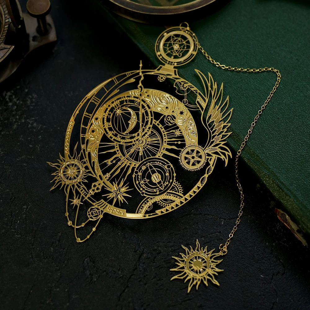 

Creative Time Eternal Brass Hollow Bookmark, Retro Universe Starry Art,Valentine's Day, Birthday Gift for Friends, Gift Box, 1Pc