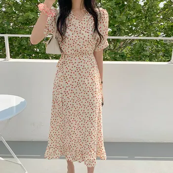 

Retro Mori bellflower V-neck floral dress temperament waist slimming ruffles dress