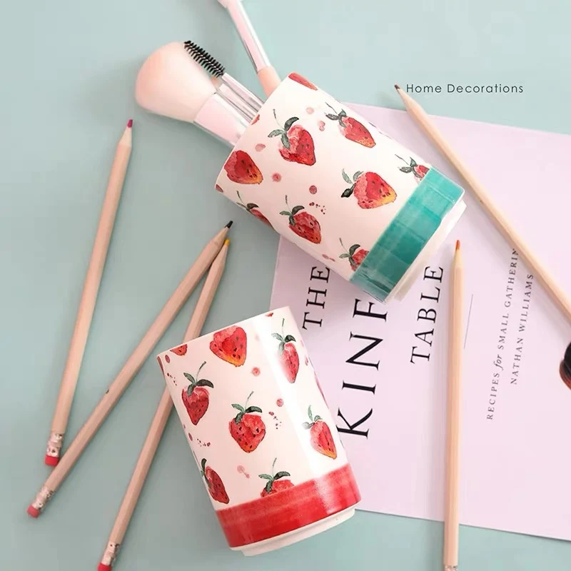 Desktop Debris Storage Jar Strawberry Pattern Brush Pen Storage Holder Makeup Cotton Swab Storage Box Ceramic Craft Decor