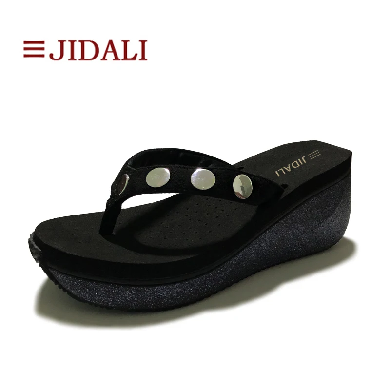 JIDALI/Модные женские яркие шлепанцы с заклепками женская обувь на платформе
