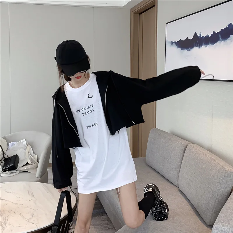 

Photo Shoot 2019 Drawstring Short Coat + Printed Lettered Sleeveless T-shirt