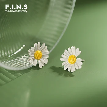 

F.I.N.S Korean S925 Sterling Silver Earrings 2020 NEW Delicate Daisy Earrings Enameled Summer Stud Earrings Silver 925 Jewelry