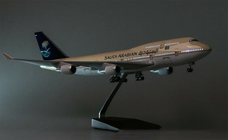 1/150 Смола Саудовской Аравии модель самолета Boeing B747-400 47 см светодиодный свет Passanger самолет W свет и колеса литой под давлением пластиковый самолет