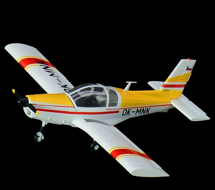 Trumpeter 1/72 Z-142 модель тренера 36437 модель готового продукта