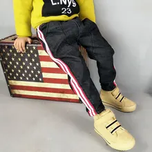 Детская одежда в Корейском стиле; джинсовые брюки для мальчиков; утепленные брюки с начесом; сезон осень-зима; стиль; свободные детские брюки