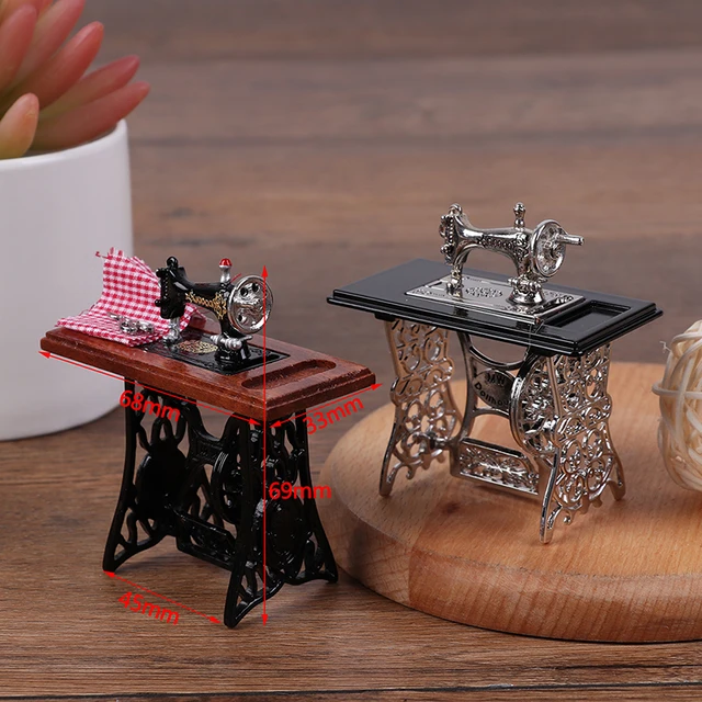 Kids Dollhouse Decor Miniature Furniture Wooden Sewing Machine with Thread Scissors Accessories for Dolls House Toys for Girls 2