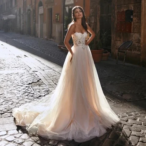 

White/Ivory Beach Boho Wedding Dress 2019 Sweetheart Train Bride Gown With Button Back A-line vestido de noiva Customized