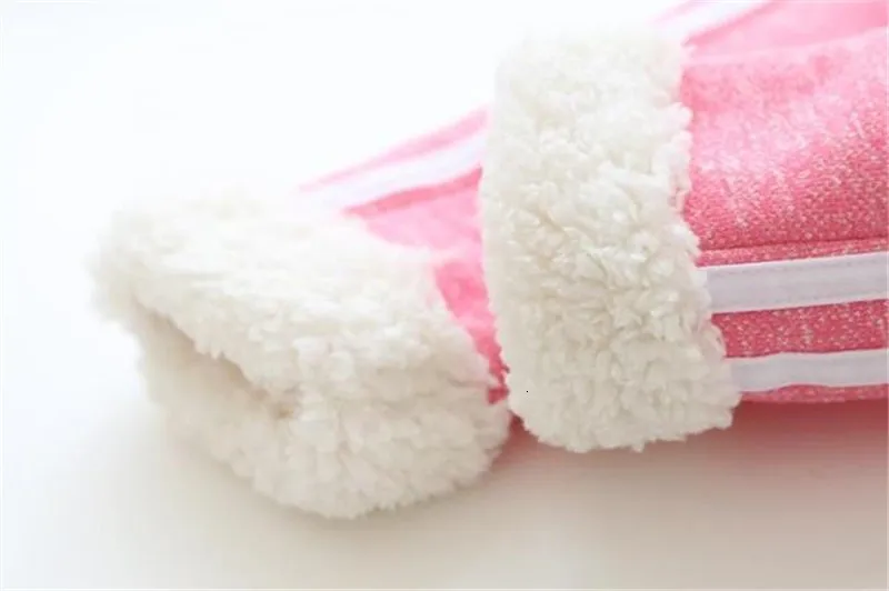 3552357837_403671774