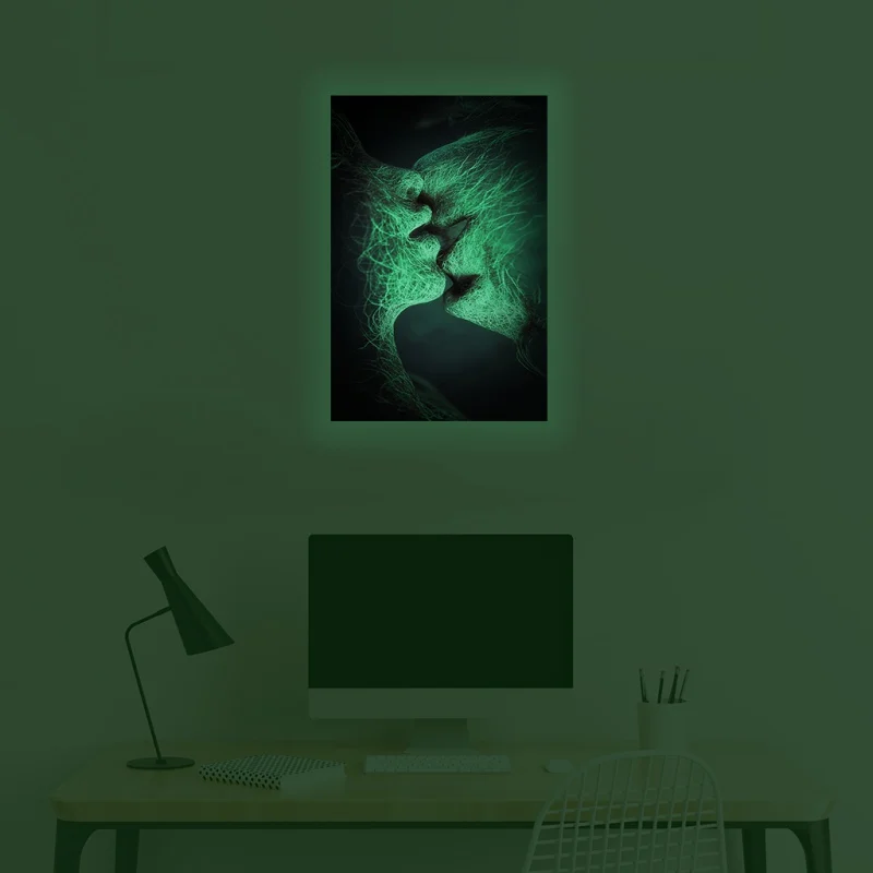 

Glow In The Dark Wall Ceiling Stickers Luminous Kiss Sticker DIY Night Kids Room Bedroom Home Decals Decor Drop ship