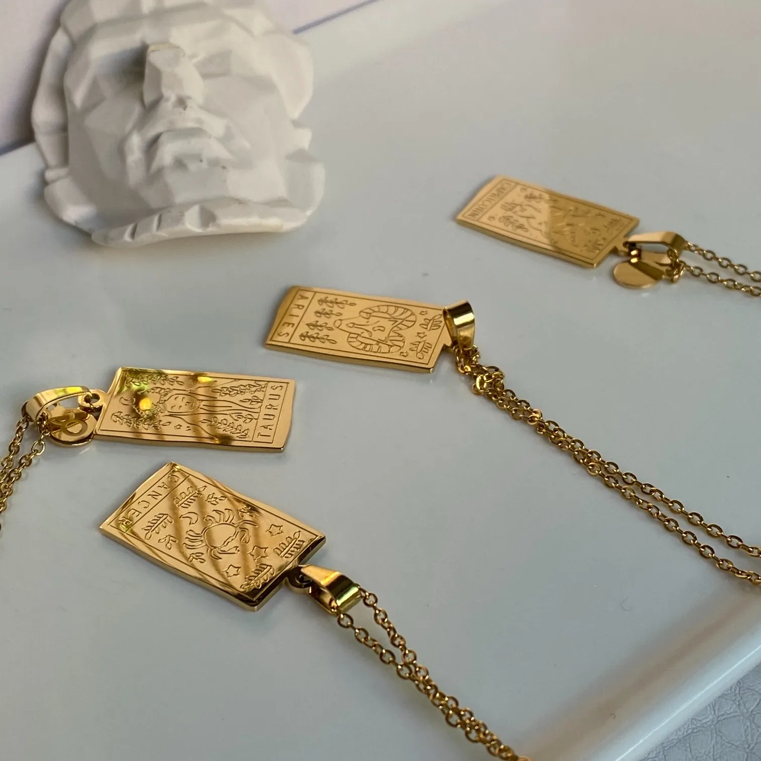 Vintage Zodiac Necklace For Women Gold Stainless Steel Constellation Aquarius Pisces Leo Chain Choker Necklace Goth Jewelry Gift