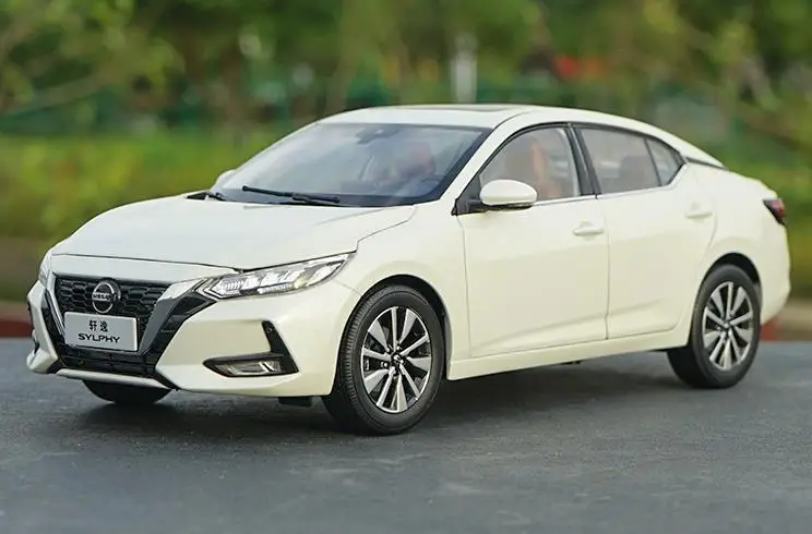 Высокая имитация NISSAN SYLPHY 14, расширенная Коллекция Модель 1:18 игрушечная машинка из сплава, литая металлическая модель, Изысканные Подарки - Цвет: Белый