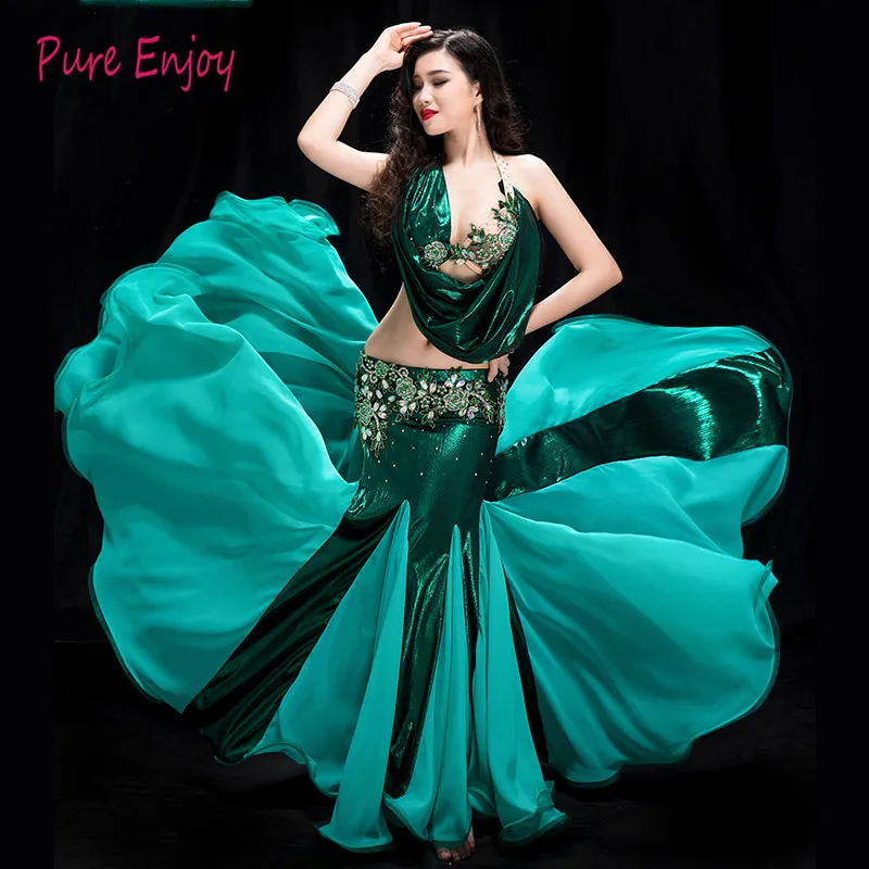 

Green Belly Dance Show Costume 2 Piece Set Women Bellydance Luxury Rhinestone Bag hip fishtail Skirt Costume Dress Performances