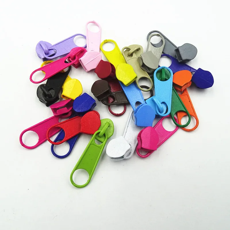 

100pcs 5# nylon zipper puller sofa mattress tent luggage black and white long board no lock slider