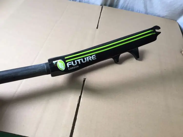 

Future All Carbon Fiber Front Bicycle Fork BMX Front Fork 20-Inch Front Fork of Mountain Bike Shock Absorbers 26-Inch