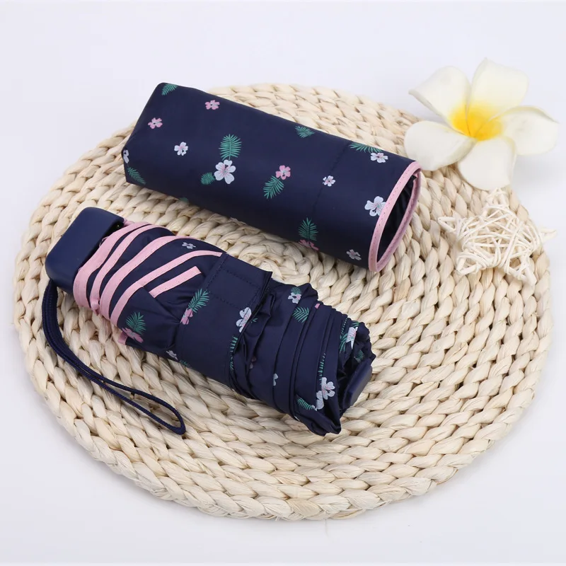 navy blue Мини Пятерной Складывающийся зонт от дождя Для женщин UV черное покрытие Защита от солнца Защитный зонтик капсула маленький карманный зонтик от солнца женский Рисунок: цветы - Цвет: navy blue