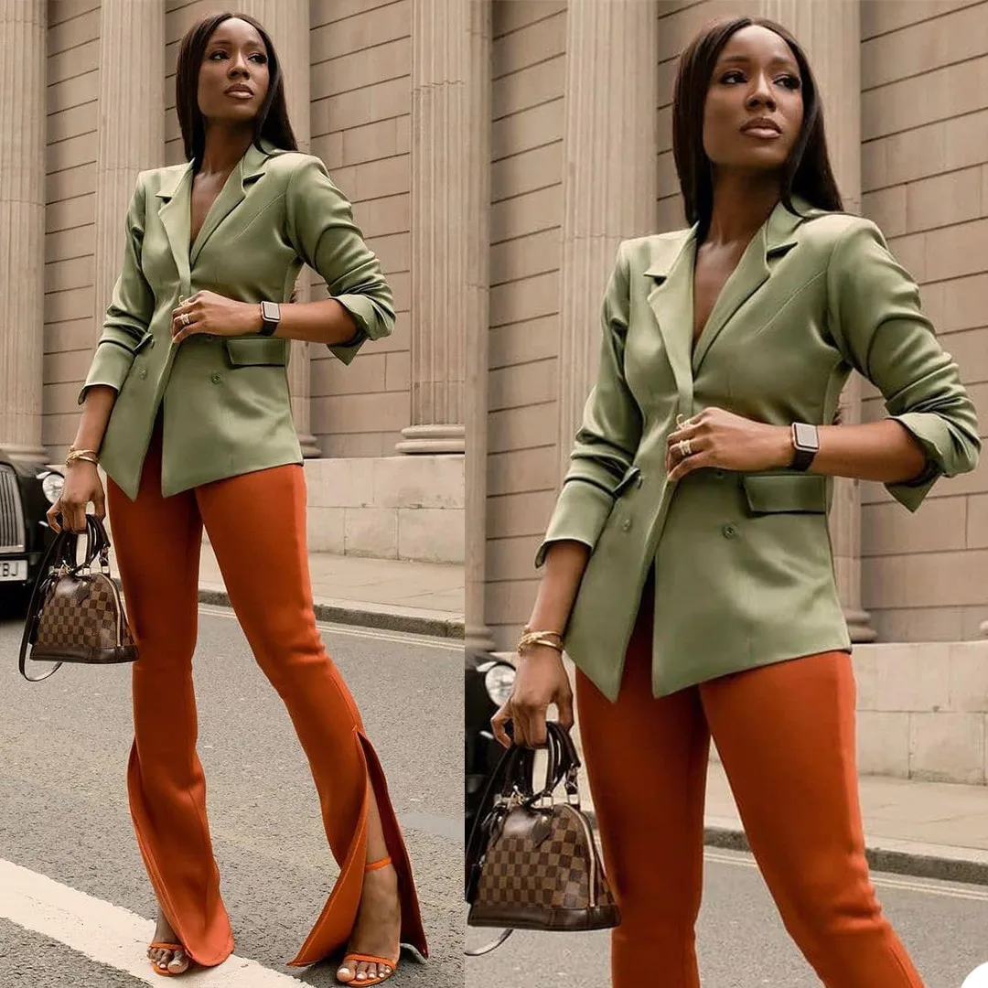 

Пиджак женский двубортный, с английским воротником, 1 шт.