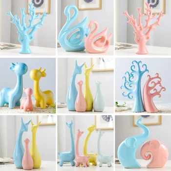 

Modern Ceramic Figurines Livingroom Ornament Home Furnishing Decoration Crafts Office Coffee Accessories Wedding Gift