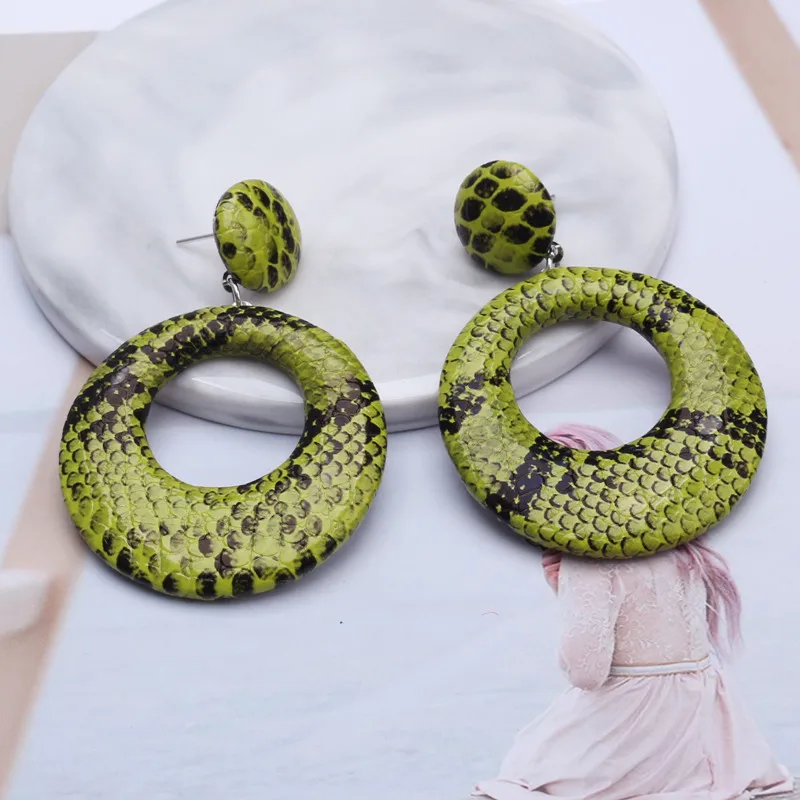 9 Colors Vintage Round Drop Earrings for Women Large Geometric Statement Earrings Snake Skin Pendant Earrings Fashion Jewelry - Окраска металла: Green