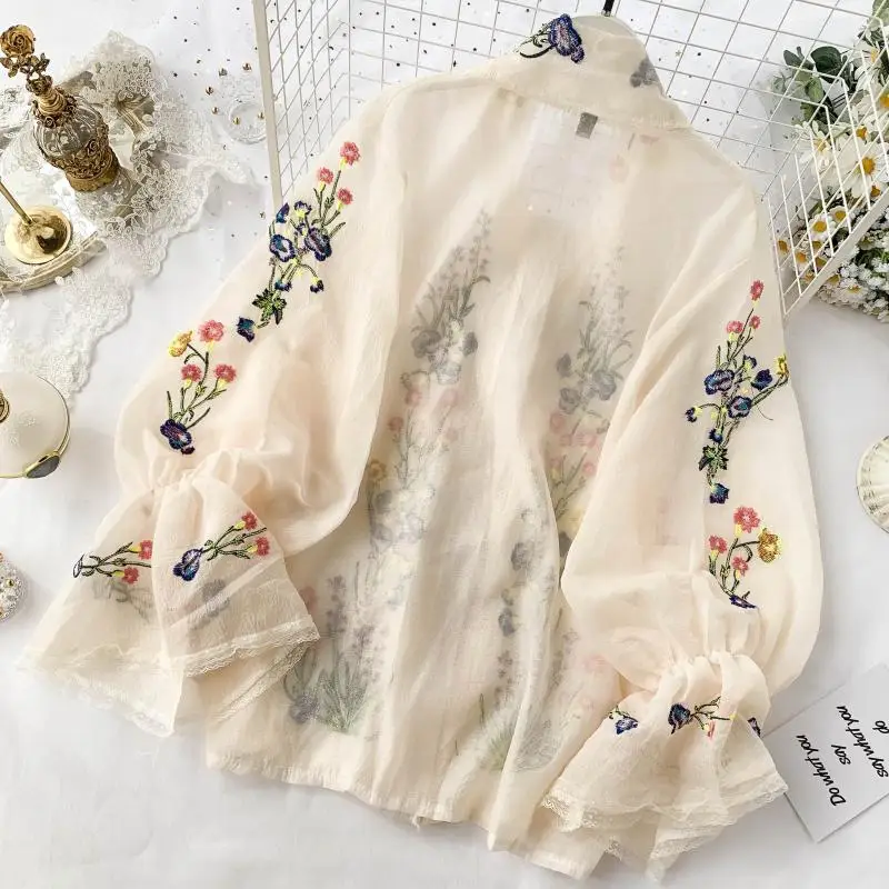 Новая мода Женская французская винтажная вышитая блузка рубашка с кружевным бантом с расклешенным длинным рукавом Свободная