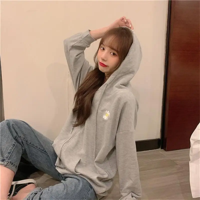 

Female Korean Kawaii Loose Daisy Embroidery Sweatshirt Women's Sweatshirts Japanese Harajuku Ulzzang Vintage Clothing For Women