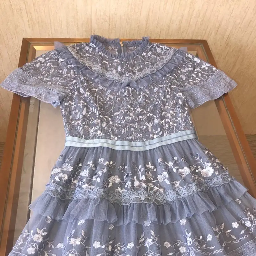 Новое Женское модное платье с короткими рукавами и стоячим воротником с вышивкой 0731