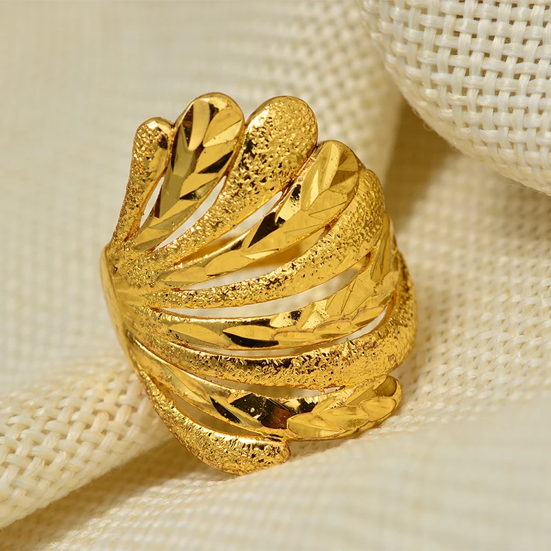 Купить Золотое Крупное Кольцо Из Оаэ