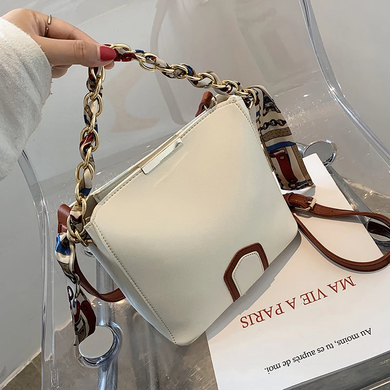 

Casual and Comfortable Small Bag Simple Style Popular Handbag 2020 New Fashion Single Shoulder Messenger Bags Simple Bucket Bags