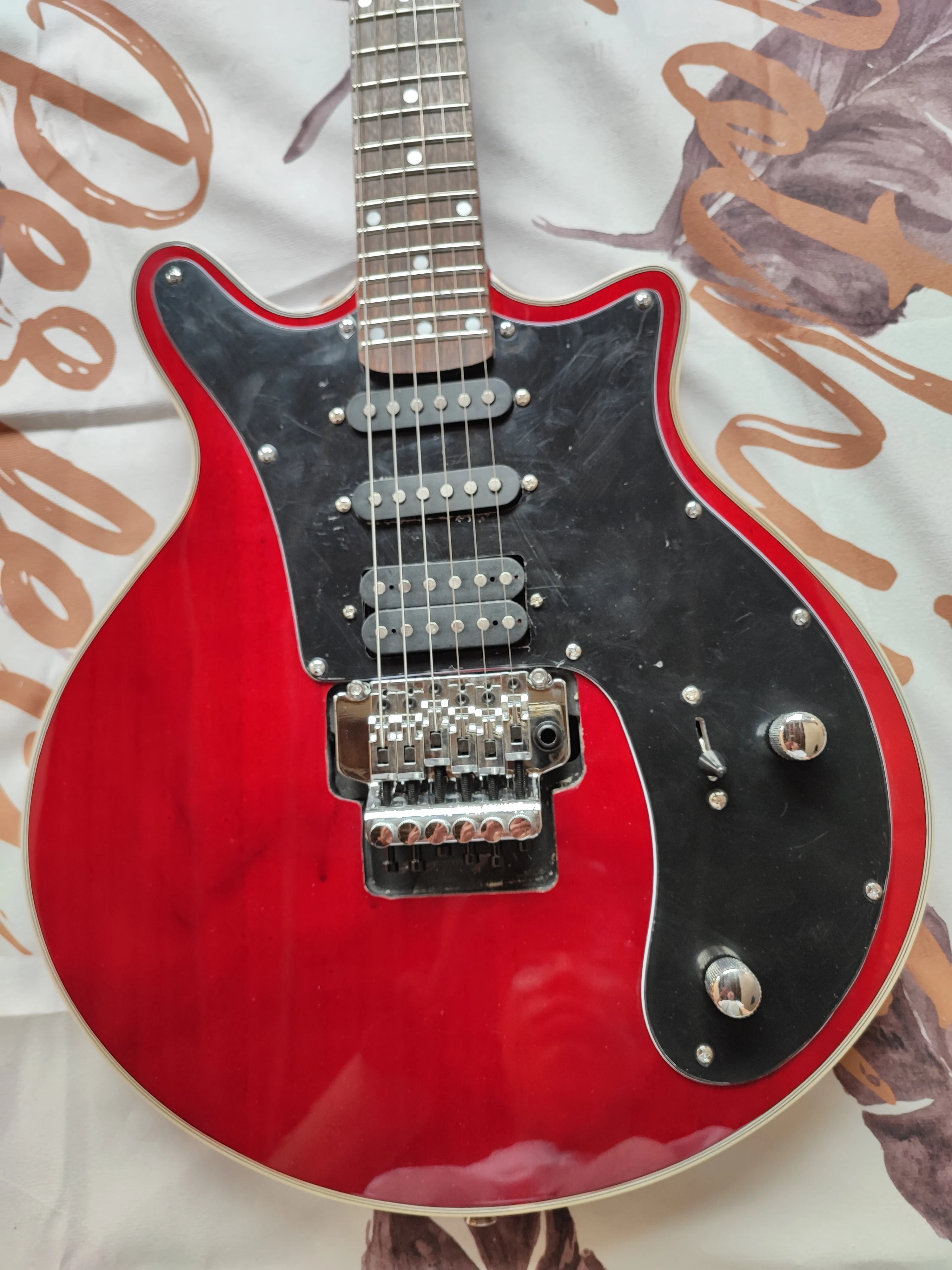 Classic Fashion Black Red Electric Guitar, Beginner Professional