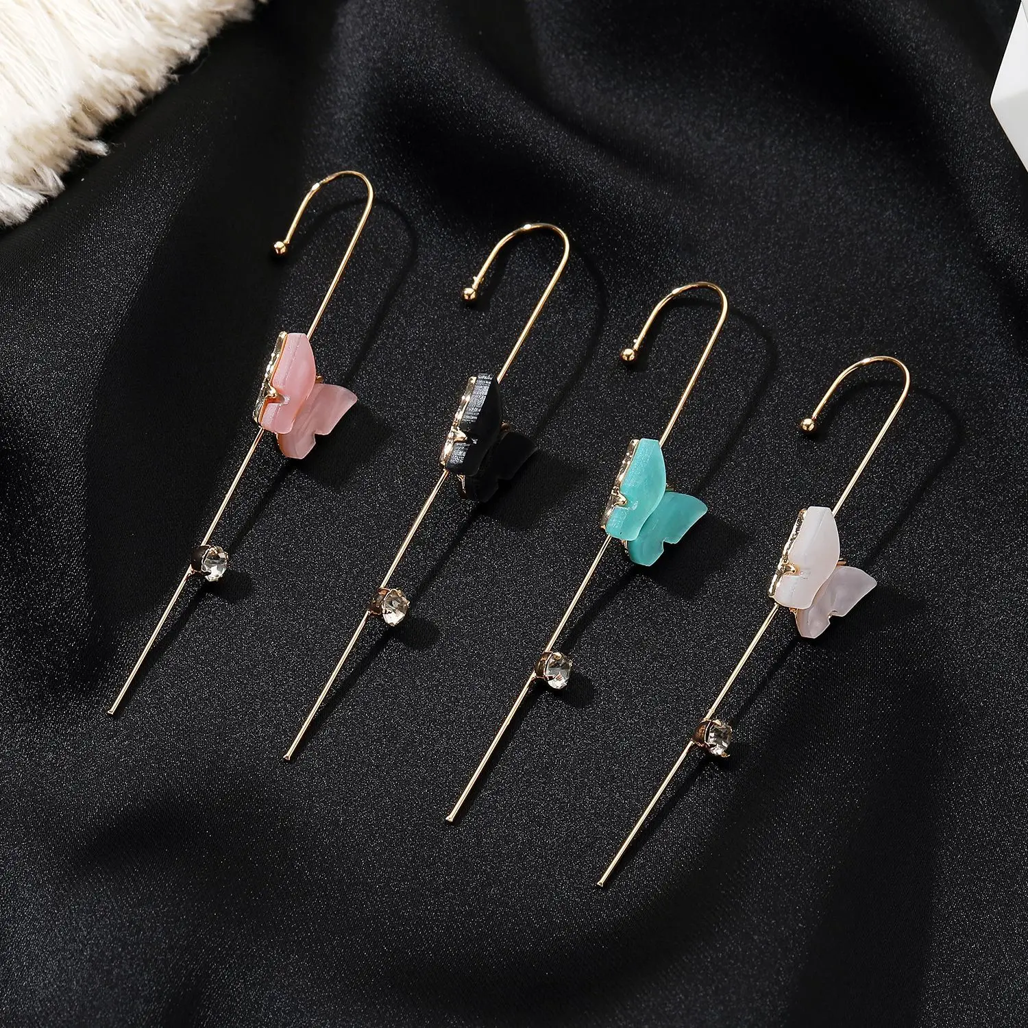 Pendientes de aro con forma de mariposa para mujer, Piercing de circonita con incrustaciones de cobre, con cierre de aguja para oreja