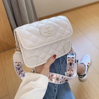 

Bag 2020 New Tide Messenger Small Bag Louie Vuiton Wide Shoulder Strap White Girl Diamond Grid Red Popular Bag Bolsas De Mujer
