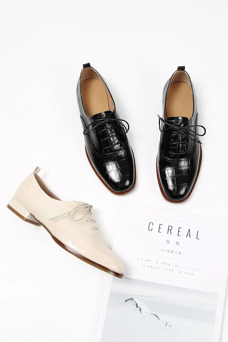 

Genuine Cow Leather Wingtip Lace-Up Closure Ladies Brogue Flat Derby Shoes Oxfords Women