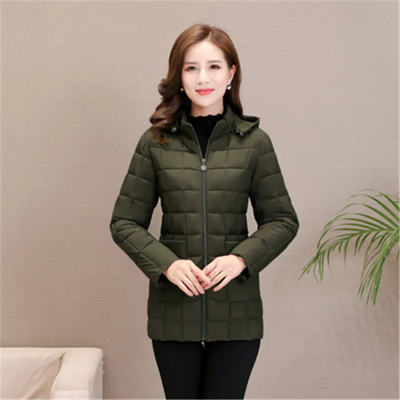 Зимняя женская куртка размера плюс 6XL, женские парки, теплая верхняя одежда, одноцветные пальто с капюшоном, короткая женская тонкая Повседневная куртка с хлопковой подкладкой 783