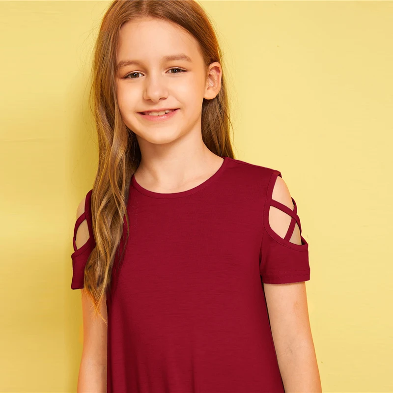 SHEIN/однотонное Повседневное платье с открытыми плечами и перекрещивающимися крест-накрест для детей; коллекция года; летние эластичные детские футболки с короткими рукавами