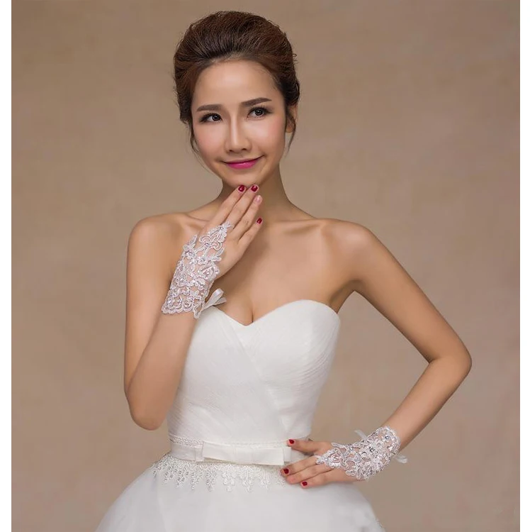 2020 New Fashion White Ivory Lace shinny Short Wedding Gloves Fingerless Bridal Gloves Ring Bracelet Wedding Accessorie 3