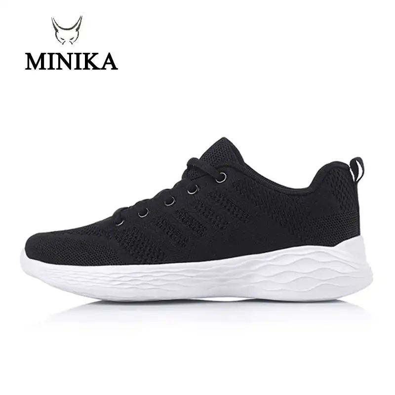 sports shoes price