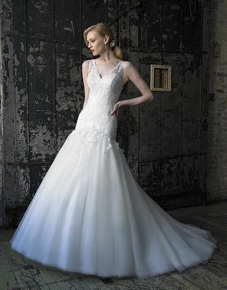 

vintage romantic flare features layers of tulle decorates lace illusion sleeves back bridal gown mother of the bride dresses