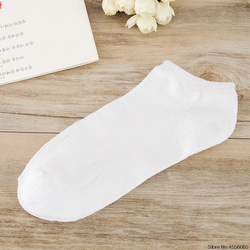 1 Pair Men Soft Sports Socks Breathable Sport Socks Mens Random Color Casual Short Socks High Quality D0370