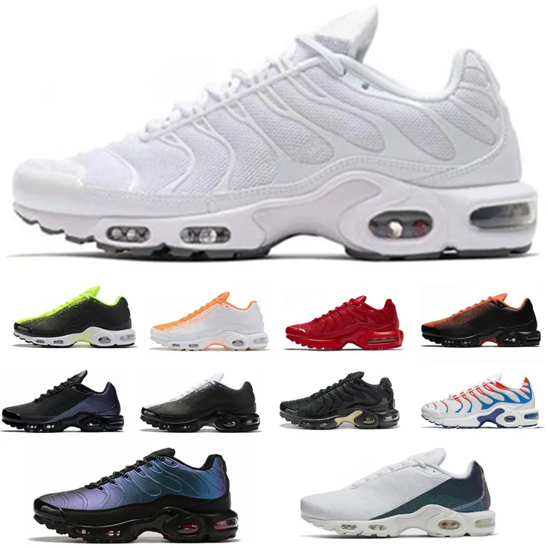 

2020 Men Women running shoes triple black white red Hyper blue Spray paint mens trainer breathable sports sneakers