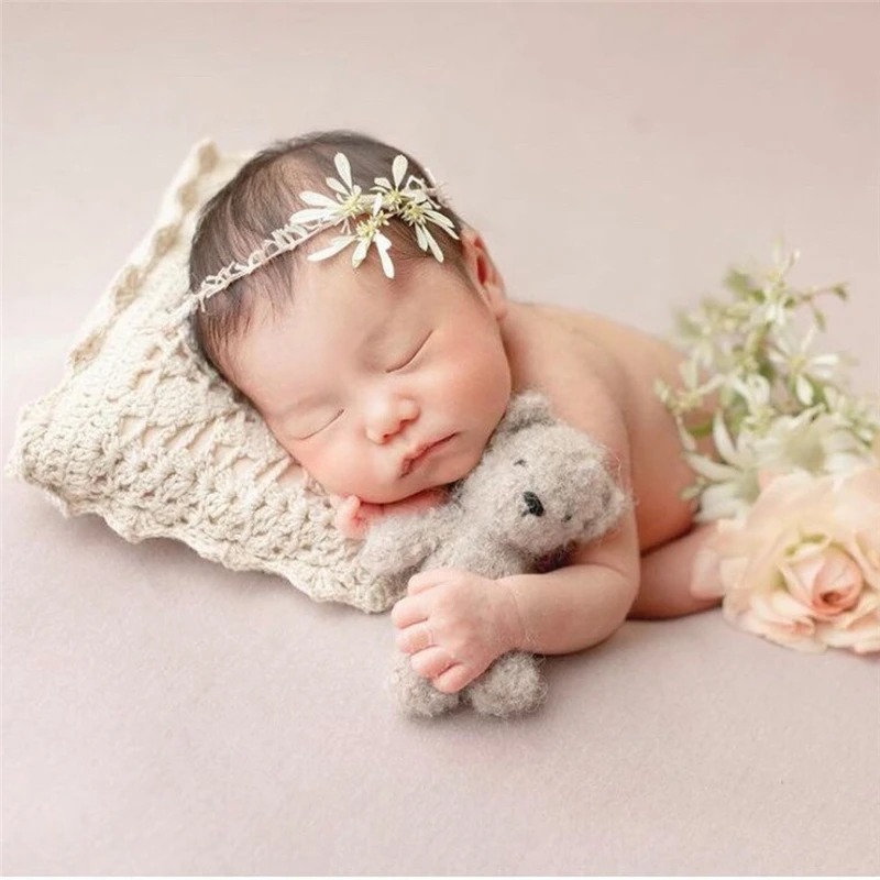 Newborn Baby Photography Props Round Lace Blanket Pillow 2pcs Set Inelastic Embroidery Lace Pads Retro Tablecloth Photo Backdrop 3