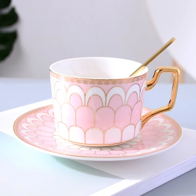 Cup A Чашка-Тройник, винтажная керамическая кофейная чашка, многоразовые чашки для эспрессо, блюдце, набор, чашка из костяного фарфора, тазззин, ложка для дома LZI100 - Цвет: Cup A