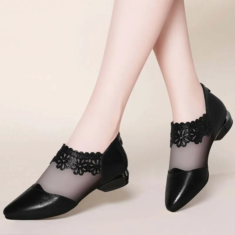 

2019 new summer sandals Pointed Elegant Women shoes Black Lace Ankle Flower low Heel zipper flowers casual sandals
