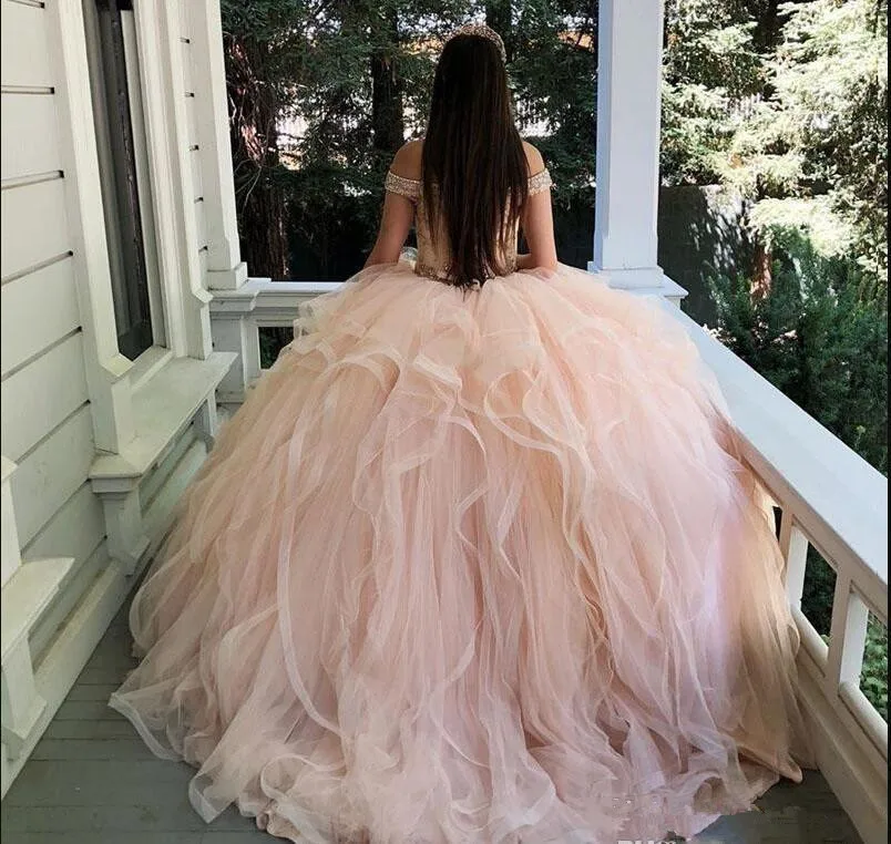 2019-emerald-green-evening-dresses-high-collar