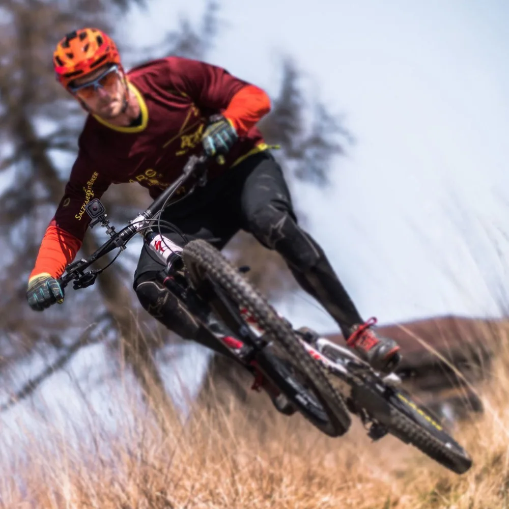 264190_no-logo_264190-1-03