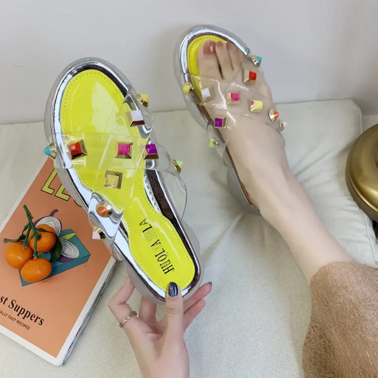 

Sandals Women's 2019 Summer New Style Fashion Outer Wear Slanted Heel Sandals Anti-slip Thick Bottomed Transparent Color Rivetin