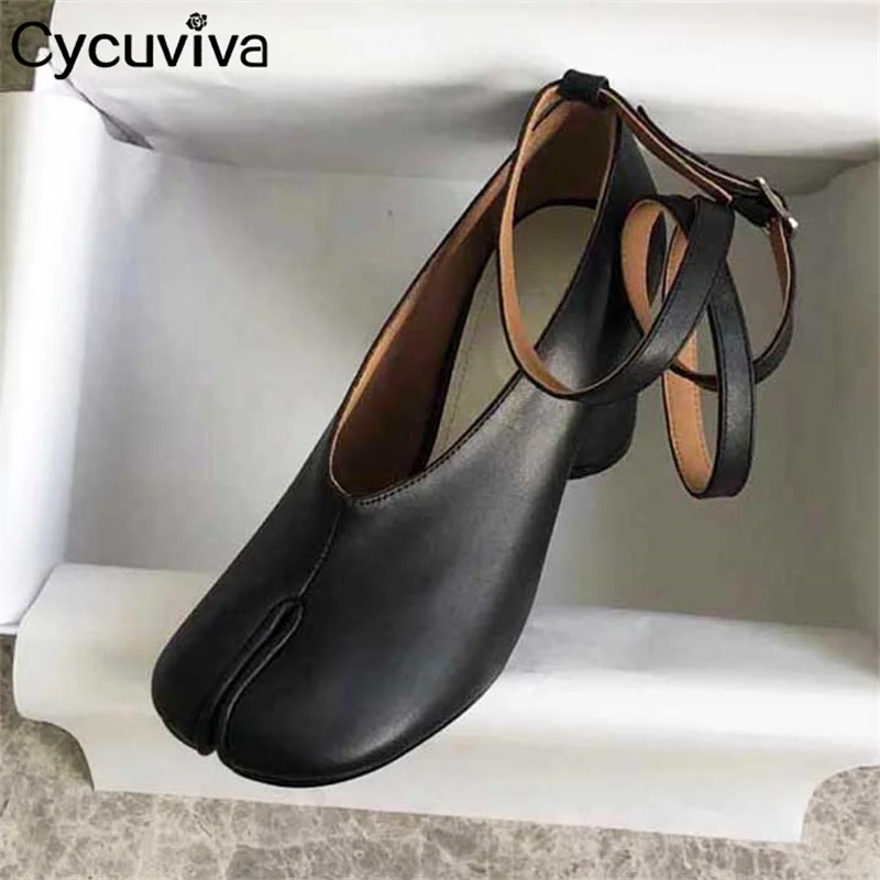 

Split toe Chunky High-heel Leather Shoes Women Black White Ankle Buckle Rome Pumps Ladies Brand Design Fashion Week Shoes mujer