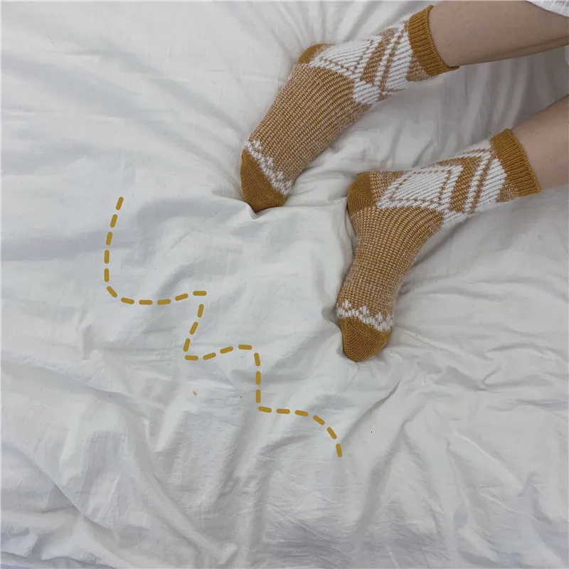 Японский стиль, зимние женские винтажные хлопковые носки с бриллиантами, удобные повседневные шерстяные носки, женские выразительные носки, сохраняющие тепло