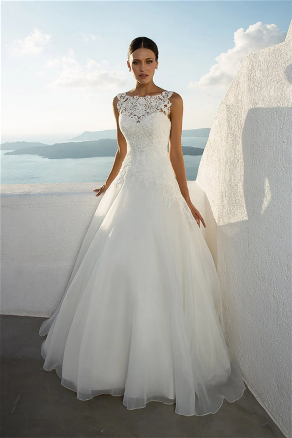 

Glamorous White Wedding Dresses A-line Dropped Appliques Beading Court Train Illusion A-line Vestido De Noiva Curto Bridal Gown