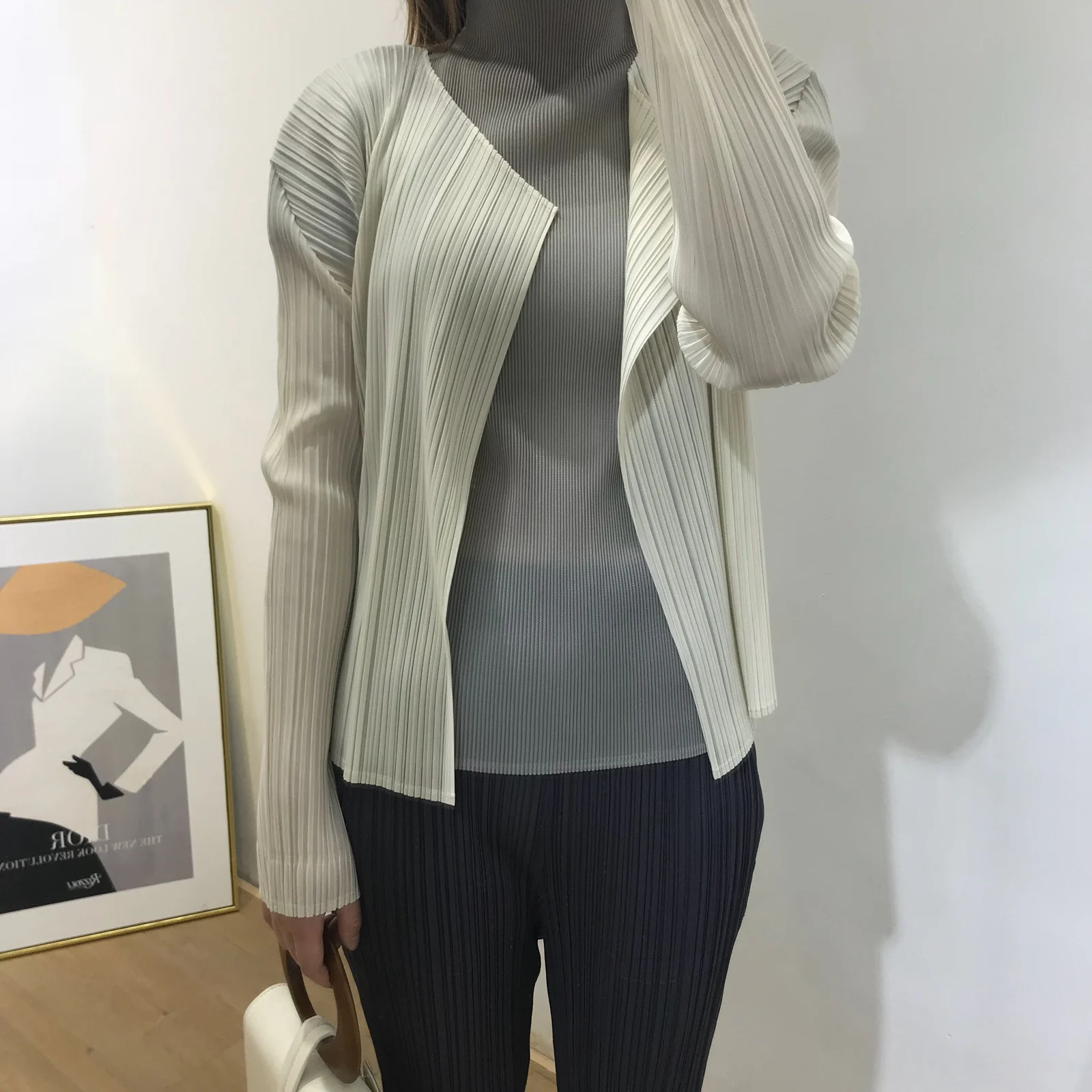 Плиссированный кардиган MIYAKE Длина 54 см длина рукава 56 см